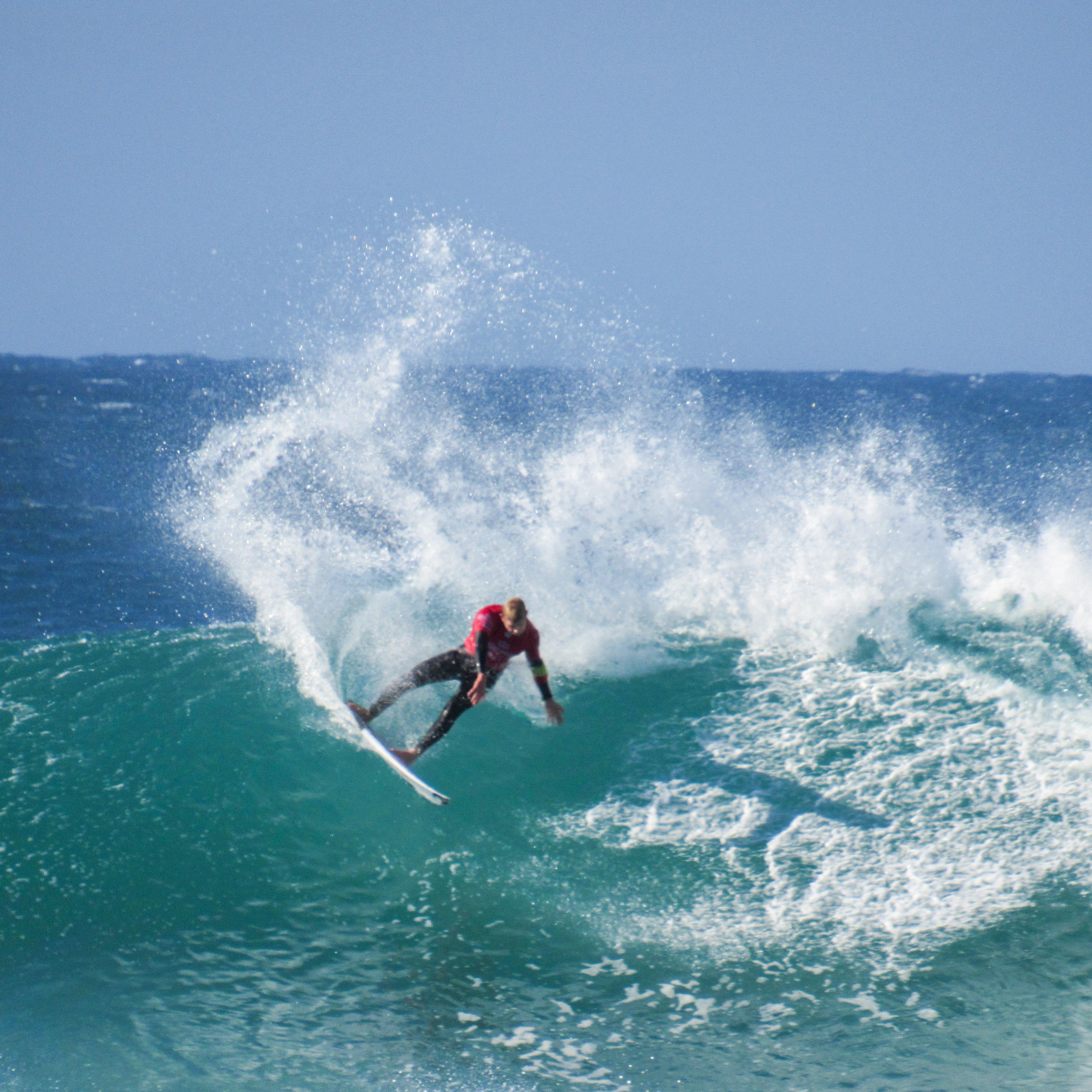 J-Bay Tiburones