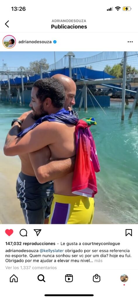 Adriano De Souza y Kelly Slater